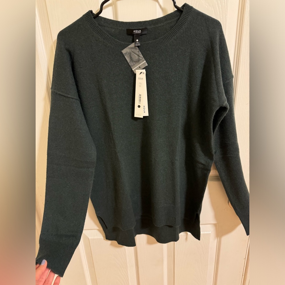 Aqua 100% Cashmere Women’s Sweater Size L in Army Green (NWT)